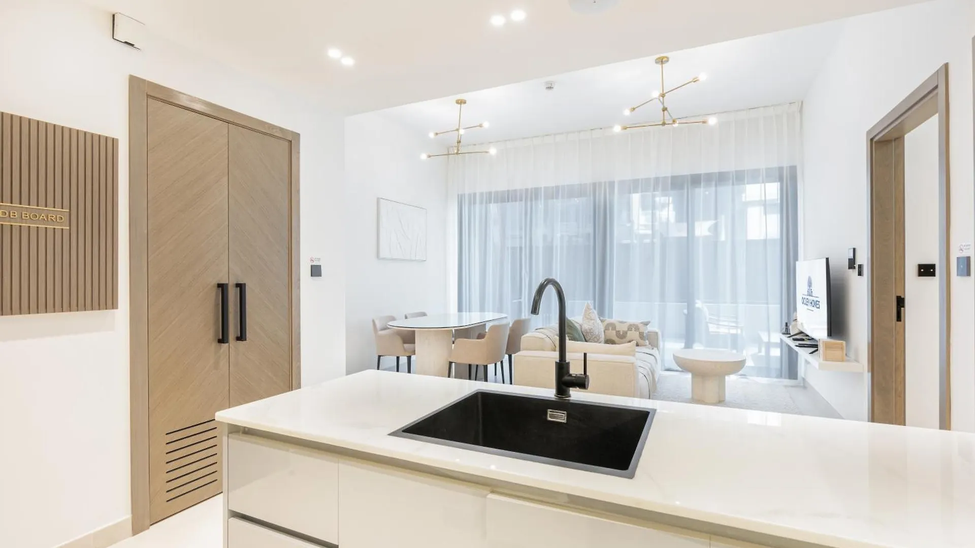 Apartment Stylish Home With Direct Pool Access By The Canal Dubai